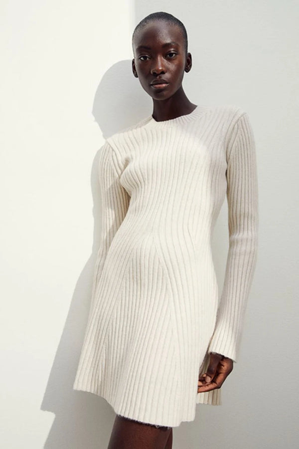 white-midi-dresses-with-sleeves